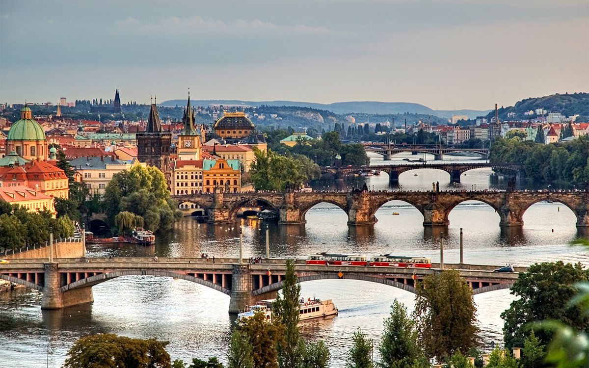 PRAGA
